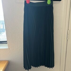 H&M Black Midi Pleated Skirt